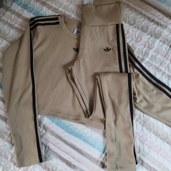 Adidas Long Sleeve Crop Top Running Suit - Picture 1 of 3